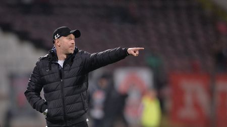 EXCLUSIV | Edi Iordănescu, replică dură pentru Rednic: "Se bagă în treburi care nu-l privesc. Îmi ține evidența banilor, o să apelez la el dacă am nevoie de consilier"

