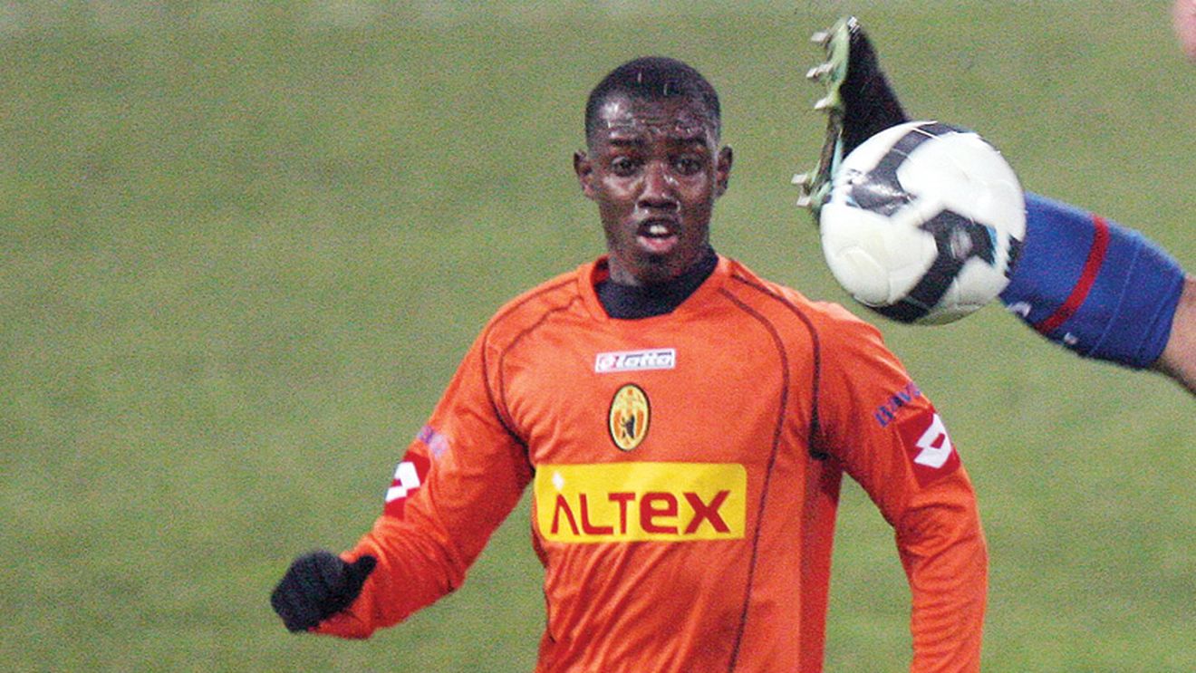 S-au plâns la adversari!