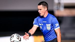 Meciul Universitatea Craiova – Sparta Praga, arbitrat de o brigadă din Belgia. Un ucrainean conduce jocul FCSB - Feyenoord