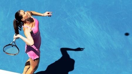 Jelena Jankovic e în semifinale la Indian Wells, după ce Tsurenko a abandonat