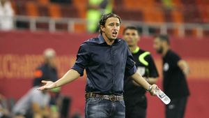 Reghe a convins doi jucători ai Stelei să meargă la "U" Cluj:** "De ce să nu joace meci de meci acolo? Am încredere în ei și mă bucur că au înțeles"
