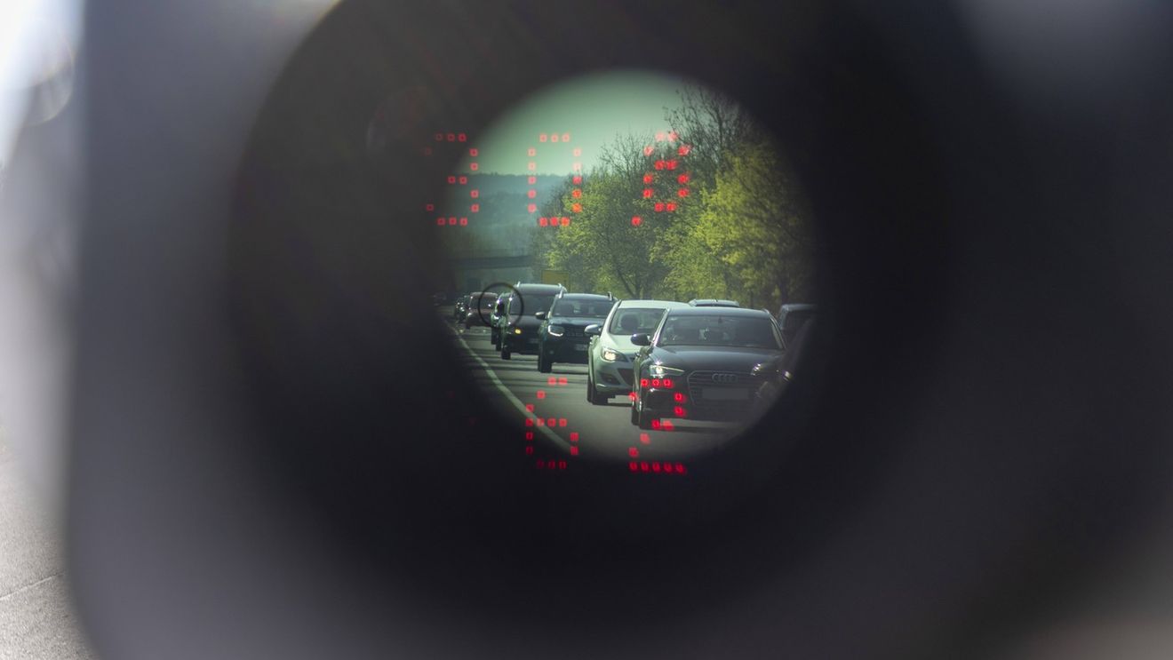 Un Opel Astra a fost prins de radar cu o viteză record de 696 km/h! Toți s-au întrebat cum a fost posibil să fie mai rapid ca un Bugatti: ce s-a întâmplat, de fapt