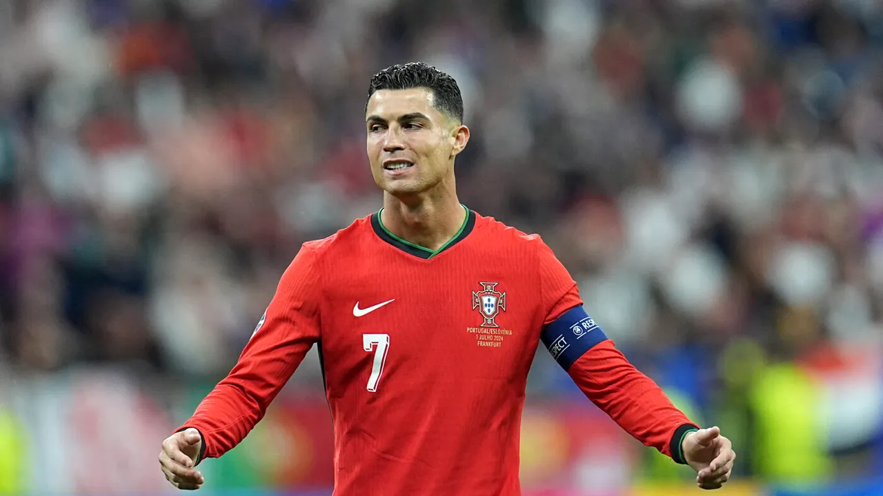 L-au distrus fără remușcări pe Cristiano Ronaldo, după ce a ratat un penalty la EURO! Cele mai tari glume de pe internet cu lusitanul, după ce a plâns în Portugalia - Slovenia