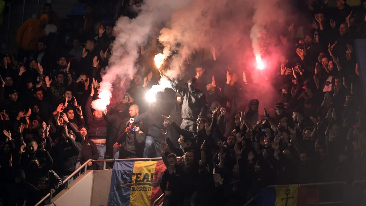 Din nou cu porțile închise? Ultrașii români au făcut din nou scandal, au aruncat cu torțe și petarde, iar UEFA ne poate suspenda în play-off-ul Ligii Națiunilor | FOTO