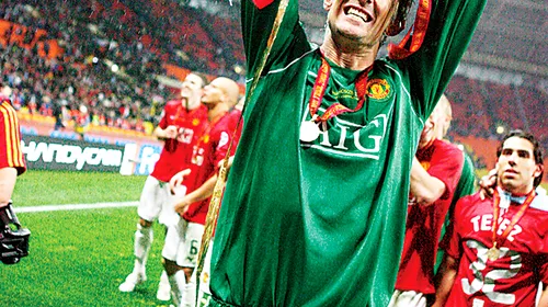 Van der Sar a fost desemnat jucătorul meciului de către UEFA