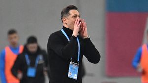 Mirel Rădoi a dat semnalul pentru titlu, după Universitatea Craiova - U Cluj 3-0: „Va fi greu pentru orice echipă când jucăm acasă!”