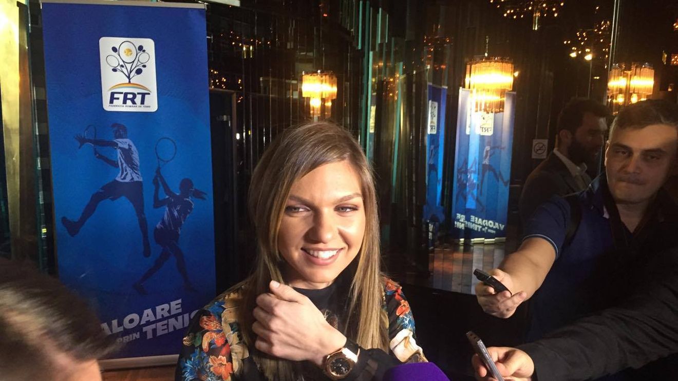 GALA TENISULUI | Tenis cu zâmbetul pe buze cu Năstase pe bancă: „M-am obișnuit, m-a criticat destul în anii precedenți :)". Simona Halep a primit titlul de cea mai bună jucătoare a anului