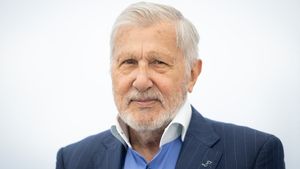 Scandal în Parlament din cauza „Anului Ilie Năstase”. L-a desființat: „E mândru că a participat la Vara Ispitelor”