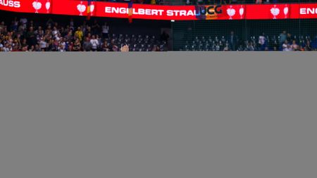 EXCLUSIV | FR de Handbal are un contract în valoare de 450.000 de euro cu o societate care asigură servicii de „transport aerian". Dovezile unor lucruri cel puțin ciudate. „Ce condiții bune sunt când te culci în avion, te scoli în avion?"