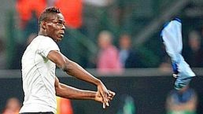 VIDEO Balotelli aruncă Interul în aer!** Mourinho: "A stricat petrecerea echipei"