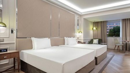 Aici au fost cazați Kylian Mbappe, Paul Pogba și restul superstarurilor Franței! Imagini exclusive cu luxul orbitor din hotelul care i-a găzduit la București | GALERIE FOTO