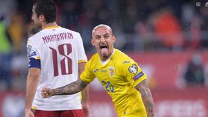 Alex Mitriță, gol extaordinar pentru naționala României! Cel mai scund jucător de pe teren a înscris cu capul în poarta Armeniei. Reacția lui Mirel Rădoi | FOTO