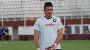 "Bornescu are experiență și va fi titular!** Am ce să învăț de la el!"