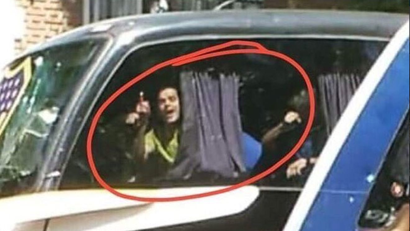 Imaginea care amplifică tensiunile în Argentina. Fanii lui River Plate ar fi fost provocați de jucătorii de la Boca Juniors. Returul finalei de Copa Libertadores a fost amânat
