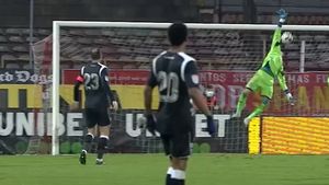 Paul Anton, gol fabulos cu Poli Iași! Mijlocașul a marcat de la 30 de metri, apoi s-a bucurat alături de suporterii imaginari | VIDEO & FOTO