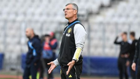 Sabău i-a întrebat pe oficialii lui U dacă îl mai vor la echipă! De ce s-a pierdut play-off-ul și ce vrea să facă la ultimul meci