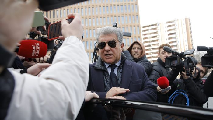 „Să nu dai penalty acolo e scandalos”. Joan Laporta a declanșat jihadul împotriva arbitrilor