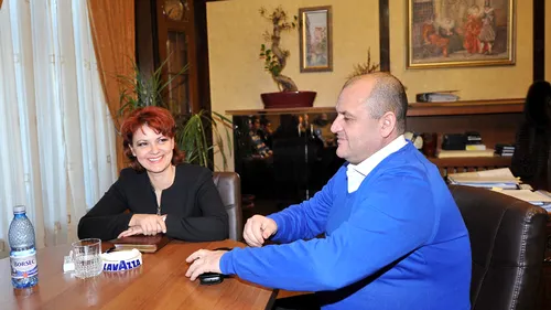 Scandalagiii de la Craiova au trecut la ironii! Olguța Vasilescu îl ia peste picior pe 