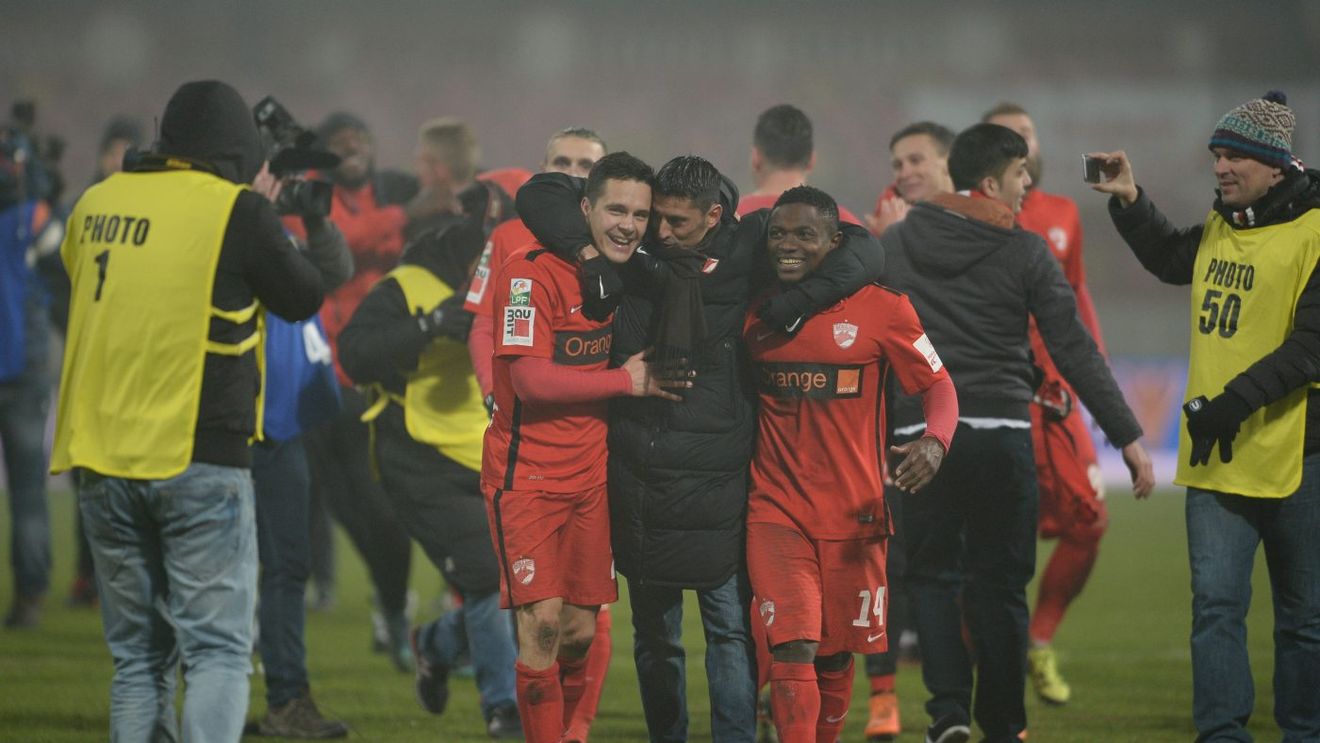 Anchetă de amploare legată de transferul unui fost jucător dinamovist. Poliția a ridicat mai multe documente și telefoane mobile