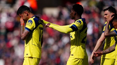 Tottenham, la care Radu Drăguşin a fost rezervă neutilizată, a ajuns pe loc de retrogradare în Premier League!