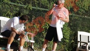 Show de zile mari la Arenele BNR, de la ora 19:00 în direct pe Sport.ro!** Pavel, extenuat de antrenamentul cu McEnroe: "Mai trebuie să respir și eu" :) FOTO