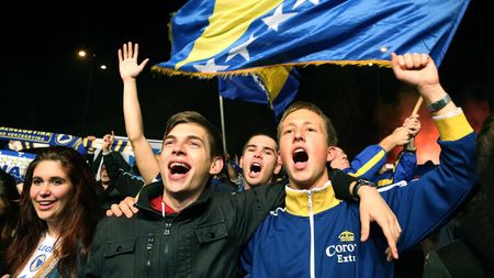 Geografia, bat-o vina! Un grup de bosniaci a vrut să meargă în Lituania să-și susțină naționala, dar a ajuns în Letonia: "Toată lumea a râs de noi"