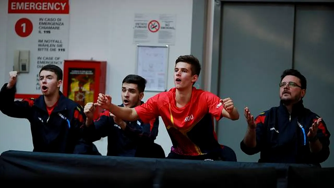 PERFORMANȚĂ‚ | Și băieții sunt mari la tenis de masă! România câștigă PRIMA medalie din istorie la un CM de juniori în probele masculine: avem bronz asigurat cu echipa
