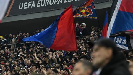 Cine sunt ciobanii care au invadat, în cojoace, Arena Națională