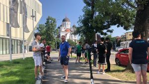 Franța și-a întârziat antrenamentul de pe „Arcul de Triumf”! Motivul este incredibil + fanii români și-au făcut apariția și au tras cu ochiul | FOTO & VIDEO