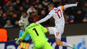 Omul care îi ține locul lui Messi în duelul cu Ronaldo este asaltat de oferte!** După Atletico și Manchester United, un trio din Serie A "se bate" pentru semnătura lui