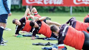 "I-a rupt, nu glumă!"** Măsurile gândite de Reghe după escapada la mare i-au întors pe colegi împotriva scandalagiilor! Tănase&CO, luați în colimator în vestiar