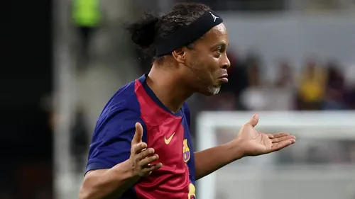 Ce gol a dat Ronaldinho la 44 de ani! Execuția fabuloasă din lovitură liberă din meciul legendelor Real Madrid - FC Barcelona