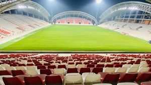 A fost demarată ultima fază a finalizării stadionului ”Francisc Neuman” din Arad. ”O să facem tot posibilul să-l terminăm mai repede.” Când ar putea juca UTA pe noua arenă