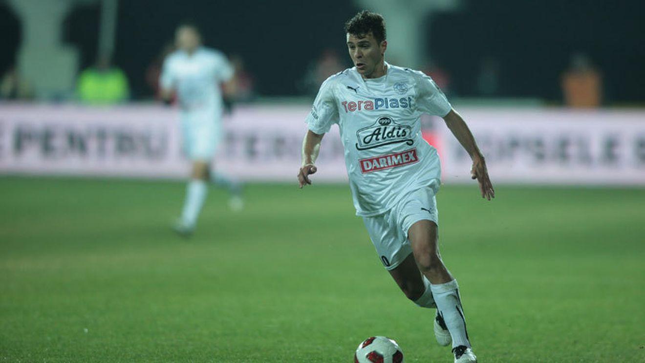 Moraes a semnat cu frații Becali! "Cine îl vrea, vorbește cu noi!** Ofertele de până acum sunt apă de ploaie"