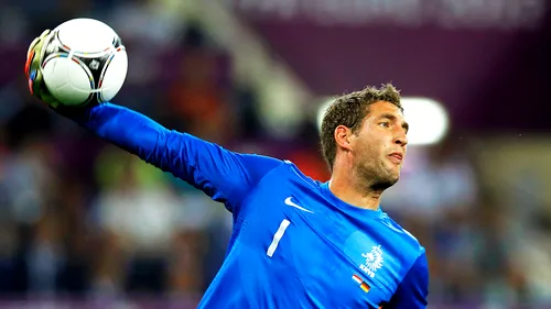 Maarten Stekelenburg va juca la Fulham