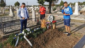 Ieșenii s-au recules la mormântul lui Ionuț Popa înaintea meciului cu UTA