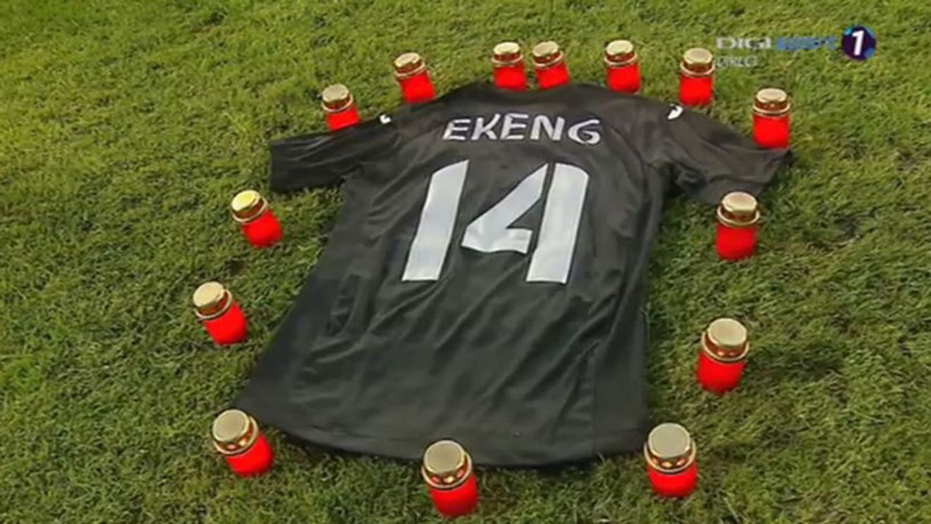 Moment impresionant la ASA Târgu Mureș - Steaua. Meciul a fost oprit în minutul 69 și s-a ținut un moment de reculegere în memoria lui Ekeng