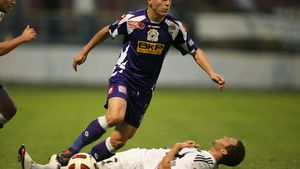 Scos din minți de jocul steliștilor, Gigi Becali a rezolvat la pauza meciului cu Oțelul transferul lui Bourceanu!** Ce i-a zis impresarului