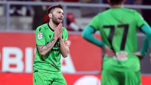 Alexandru Răuță, ironizat de suporterii lui Dinamo, după ce și-a anunțat plecarea: „Este un bun prilej să facem asta!”. Ce video au publicat