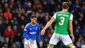 Schimbă Gerrard stilul lui Rangers pentru Ianis? "Nu se poate să jucăm așa când îl avem pe Hagi!" Ce au cerut suporterii după golul românului