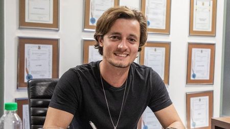 OFICIAL! Gustavo a semnat cu Craiova! Ce contract i-au pregătit oltenii la revenirea în "Bănie"