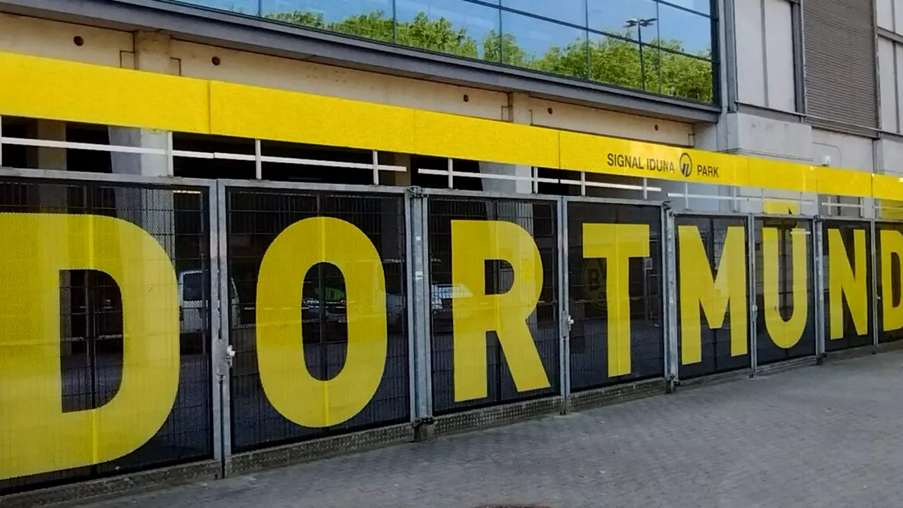 Furia Zidului Galben, cea mai celebră peluză din lume, care dă putere Borussiei Dortmund. Marcel Răducanu a fost inclus de Bild în topul celor mai mari jucători din istoria clubului | REPORTAJ  EXCLUSIV