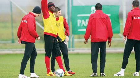 "Câinii"** au dat de ploaie