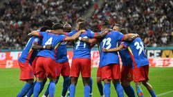 Cum arată primul 11 al FCSB la meciul cu Oțelul. Ce a ales Reghecampf la debutul pe banca roș-albastră