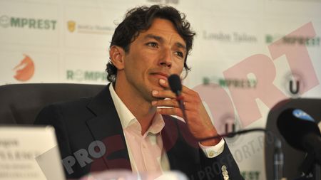 Vis spulberat în ultimele secunde. Ogăraru, după debutul ratat pe banca lui "U": "Sunt foarte dezamăgit, mai ales că am pierdut de asemenea manieră"