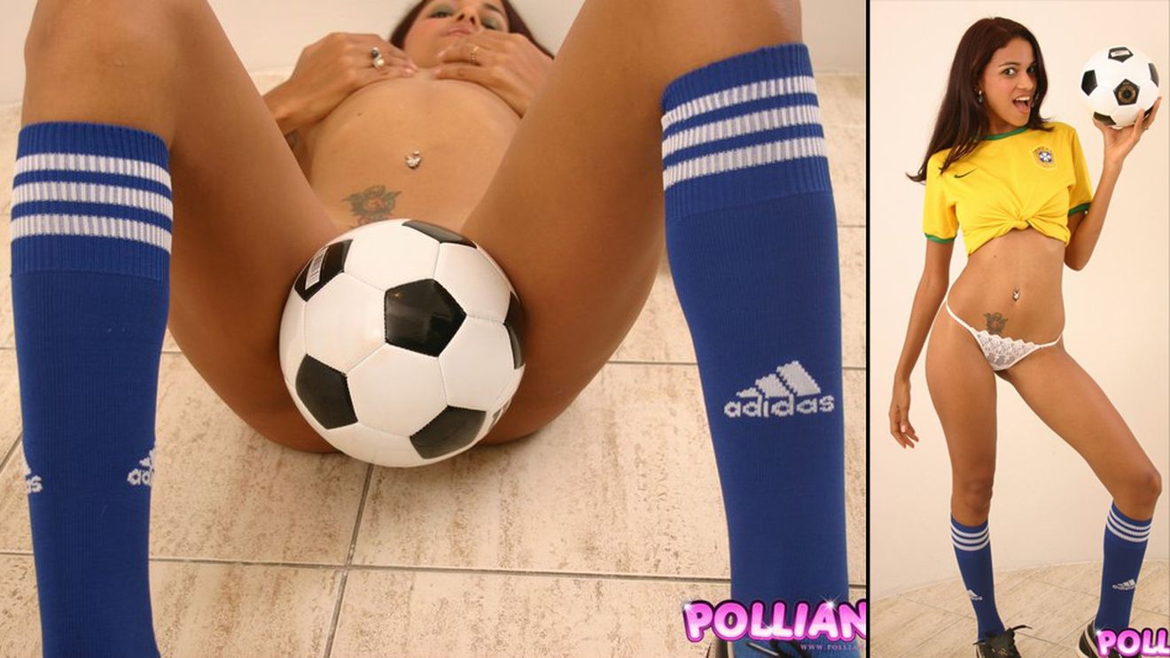 PICTORIAL HOT** Are origini românești și CENTURA NEAGRĂ‚ la Judo! Putea fi cea mai sexy fotbalistă din lume... dar s-a lăsat