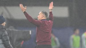Ce a făcut Daniel Pancu după CFR - Rapid 3-0. Galeria giuleşteană n-a trecut gestul cu vederea