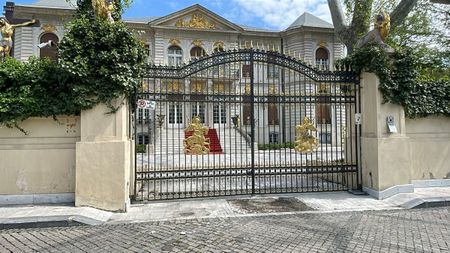 Ce secret ascunde crucea lui Gigi Becali de la palat: ”Asta e cea mai tare chestie”