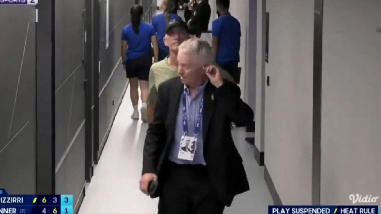 Mentorul Simonei Halep, surprins de camere în cel mai controversat moment de la Australian Open! Fanii au luat foc: „Reputația lui e compromisă”