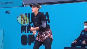 Ana Bogdan, la fel de îndrăzneață precum Serena Williams! Ținuta excentrică în care a jucat în turul I la Madrid | GALERIE FOTO